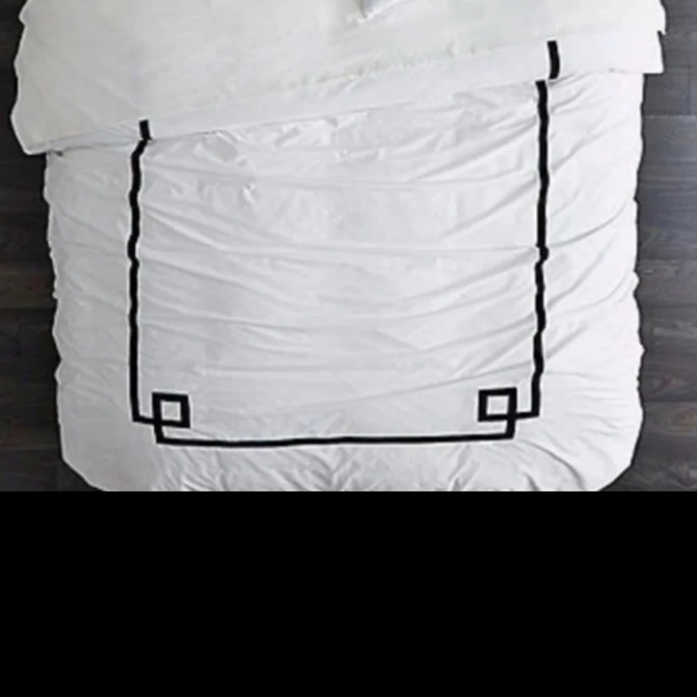 Villa by Noble Excellence Greek Key Queen Duvet Cover